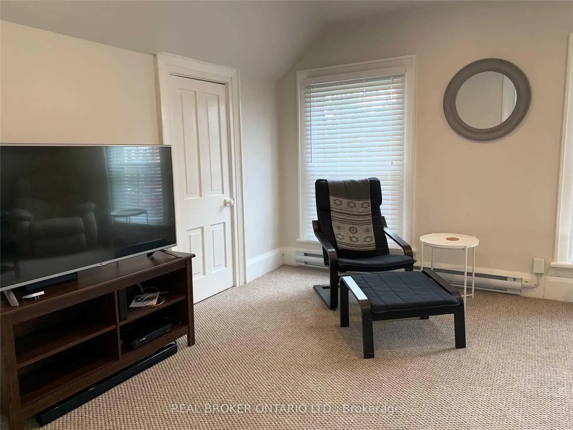 Photo 4 of Unit Unit #3, 113 King Street E, Clarington, Bowmanville — HOMEH