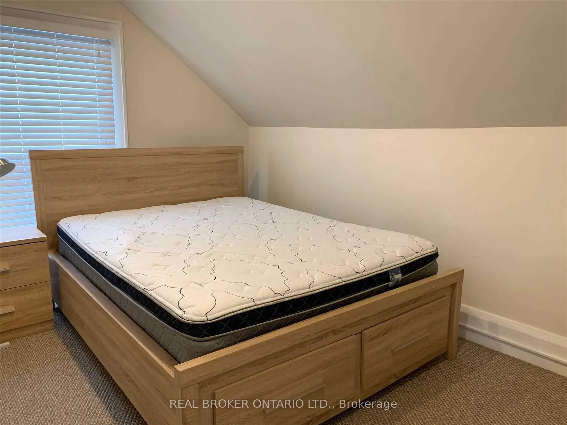 Photo 7 of Unit Unit #3, 113 King Street E, Clarington, Bowmanville — HOMEH