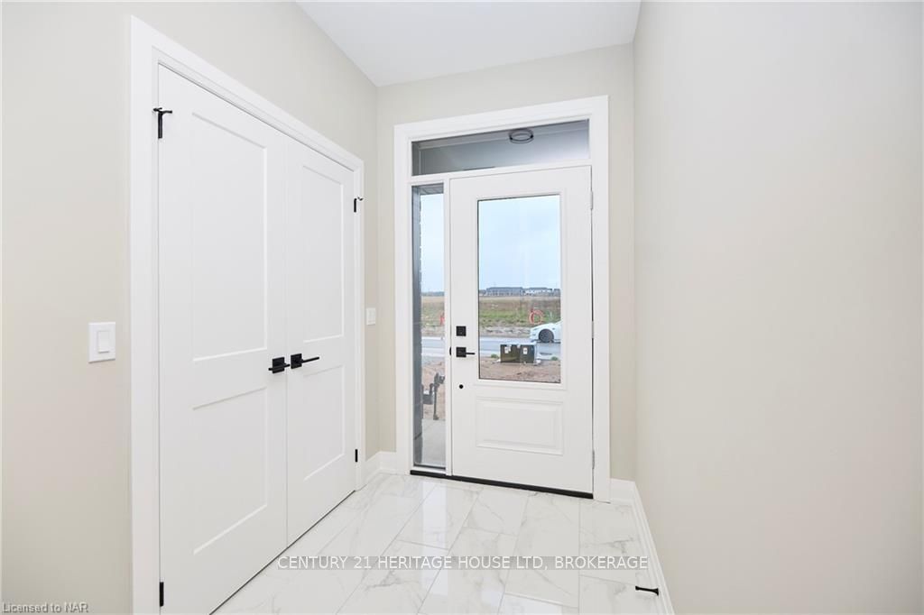 Photo 4 of 102 Elvira Way, Thorold, Rolling Meadows — HOMEH