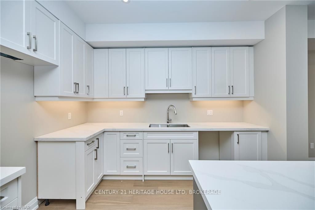 Photo 7 of 102 Elvira Way, Thorold, Rolling Meadows — HOMEH