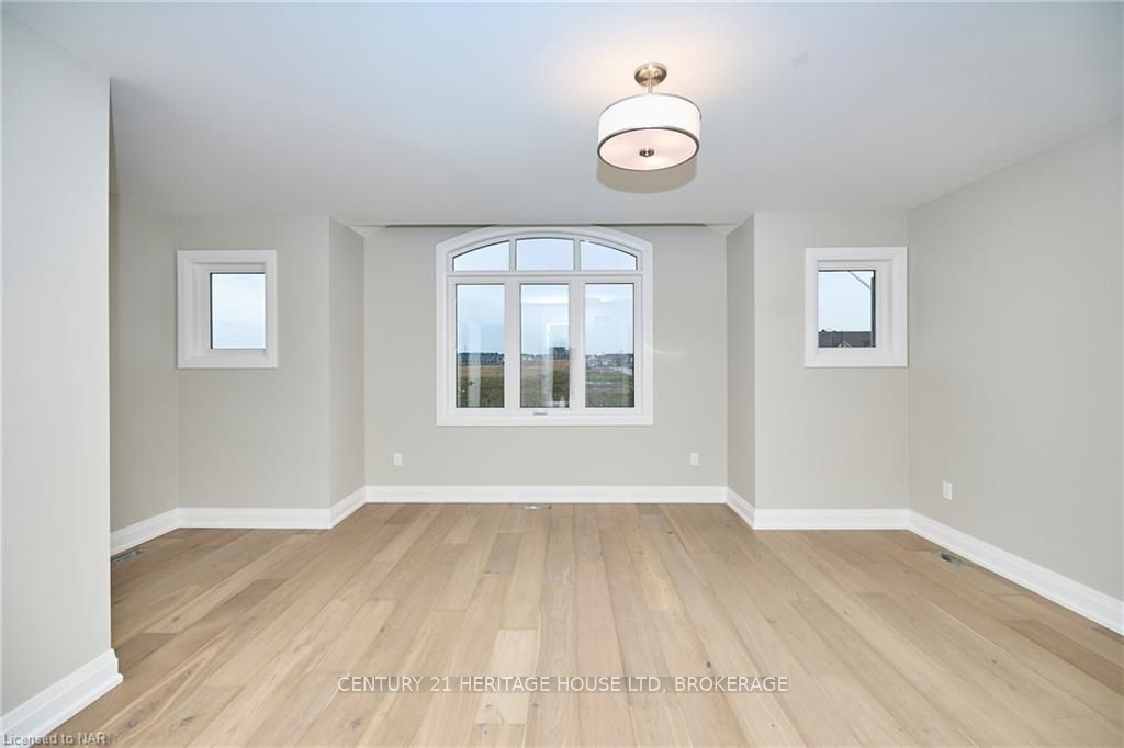 Photo 12 of 102 Elvira Way, Thorold, Rolling Meadows — HOMEH