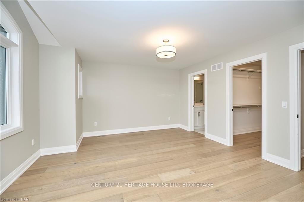 Photo 13 of 102 Elvira Way, Thorold, Rolling Meadows — HOMEH