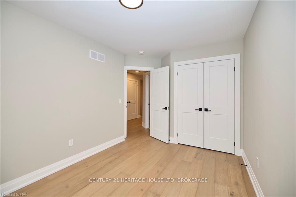 Photo 17 of 102 Elvira Way, Thorold, Rolling Meadows — HOMEH