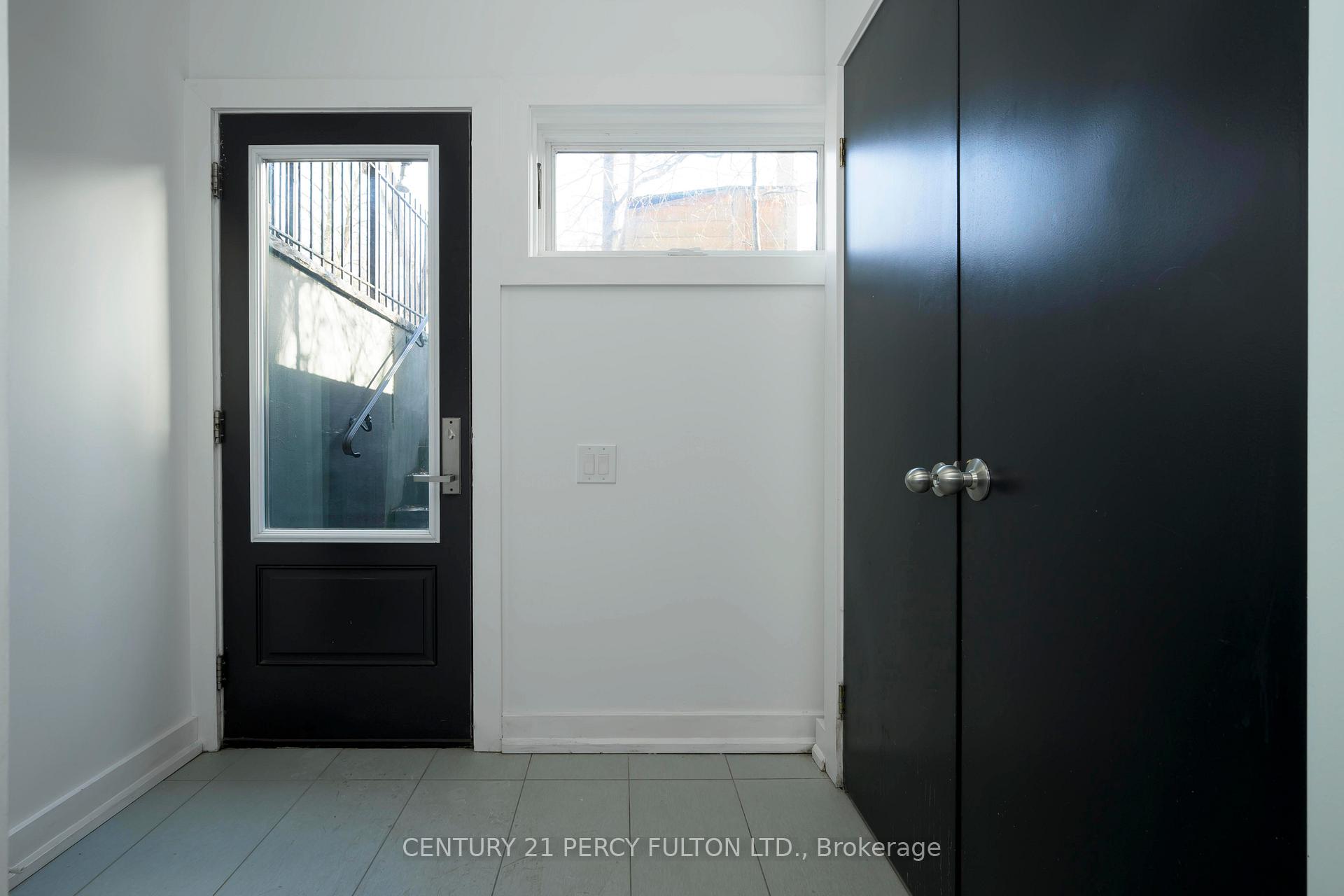 Photo 2 of Unit Bsmt, 52 Robert Street, Toronto, University — HOMEH