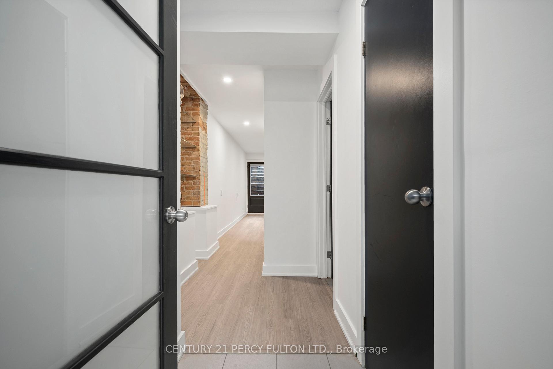 Photo 3 of Unit Bsmt, 52 Robert Street, Toronto, University — HOMEH