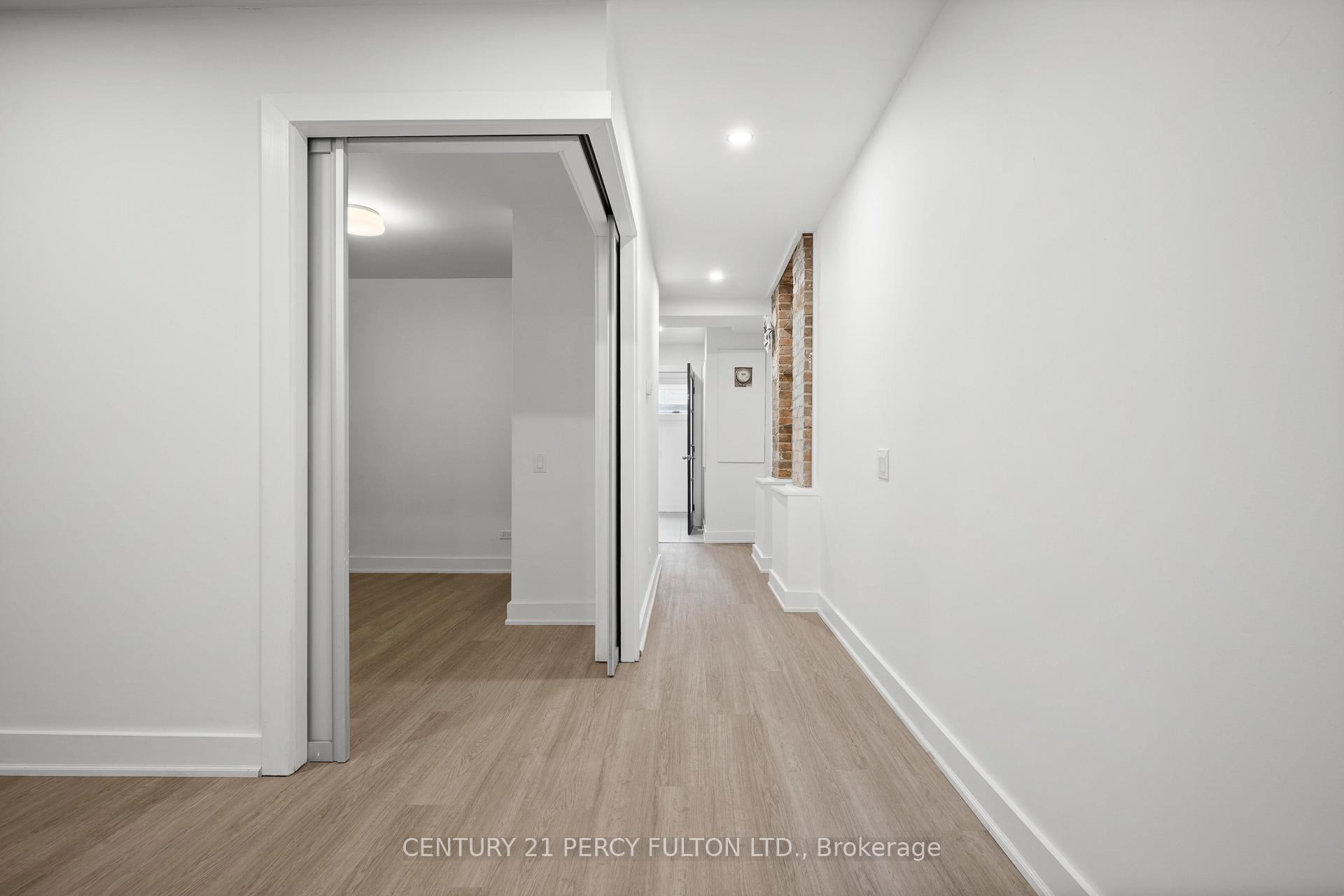 Photo 7 of Unit Bsmt, 52 Robert Street, Toronto, University — HOMEH