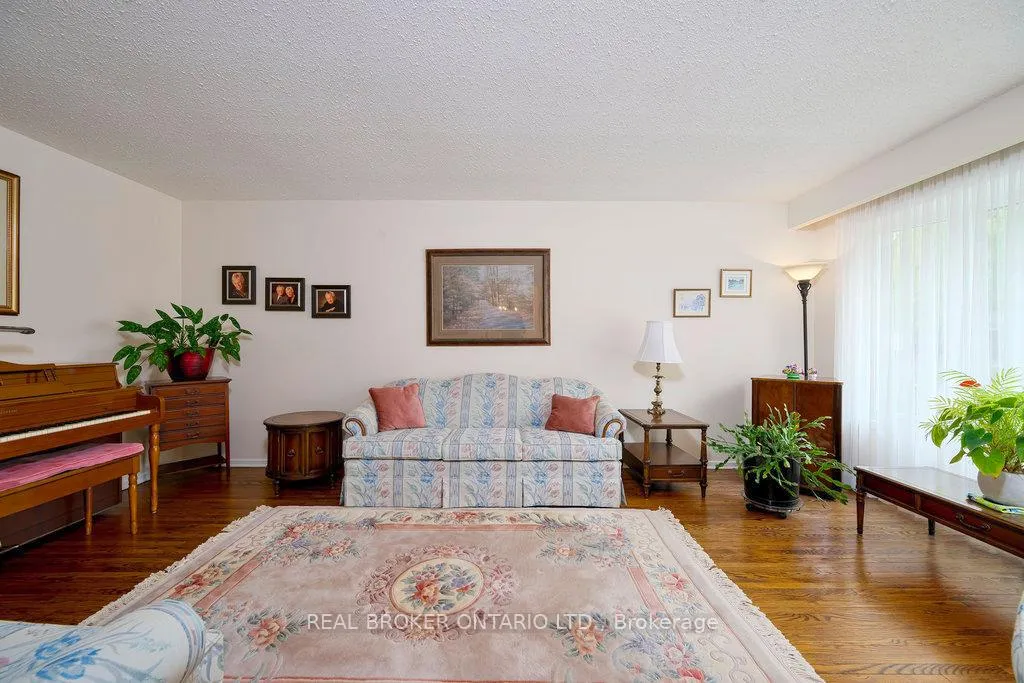 Photo 124 of 31 Oakhurst Crescent, Ottawa, Blackburn Hamlet — HOMEH