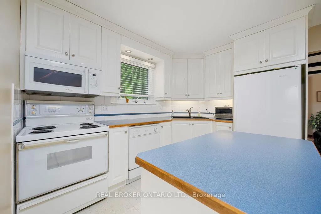 Photo 253 of 31 Oakhurst Crescent, Ottawa, Blackburn Hamlet — HOMEH