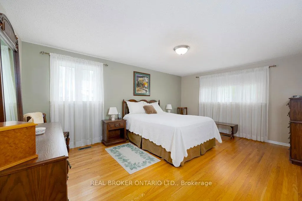 Photo 490 of 31 Oakhurst Crescent, Ottawa, Blackburn Hamlet — HOMEH