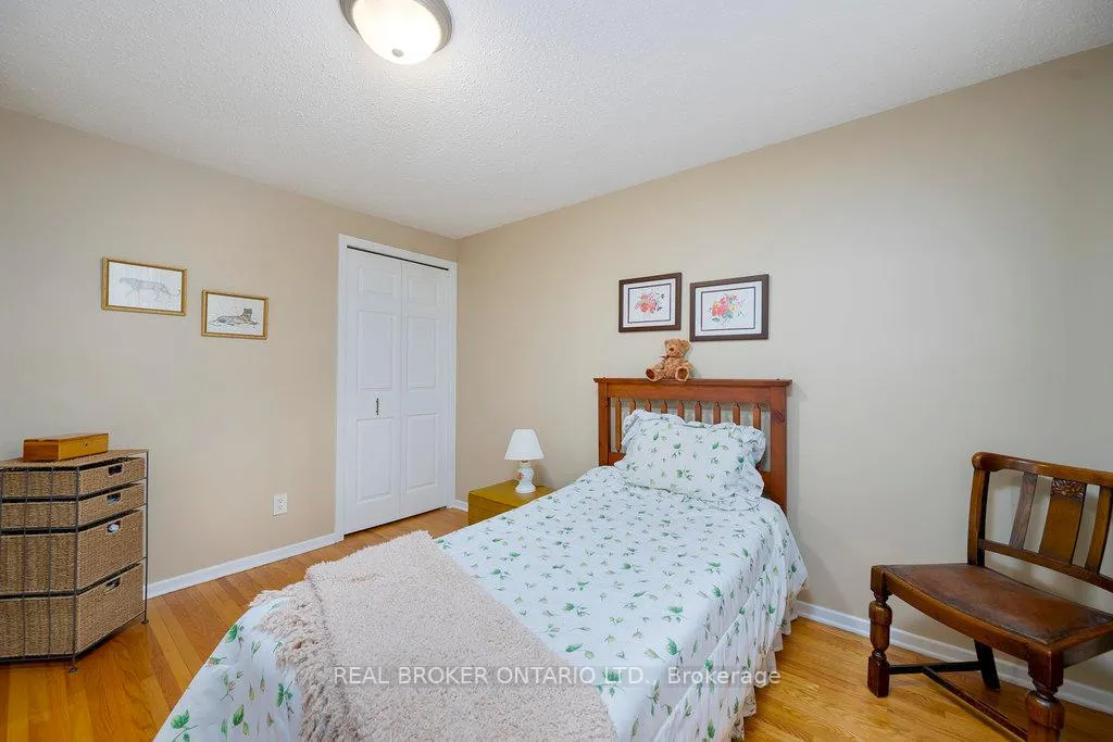 Photo 704 of 31 Oakhurst Crescent, Ottawa, Blackburn Hamlet — HOMEH