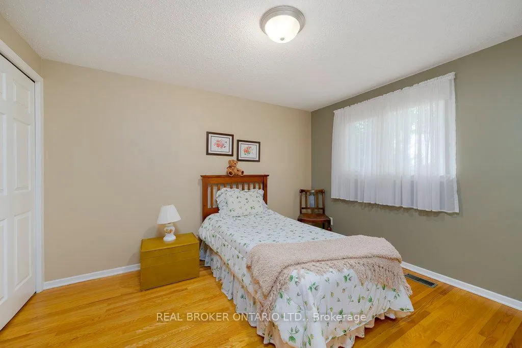 Photo 743 of 31 Oakhurst Crescent, Ottawa, Blackburn Hamlet — HOMEH