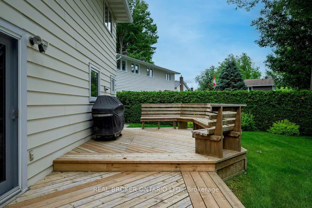 Photo 944 of 31 Oakhurst Crescent, Ottawa, Blackburn Hamlet — HOMEH