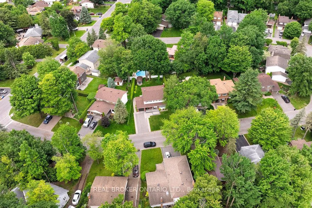 Photo 1156 of 31 Oakhurst Crescent, Ottawa, Blackburn Hamlet — HOMEH