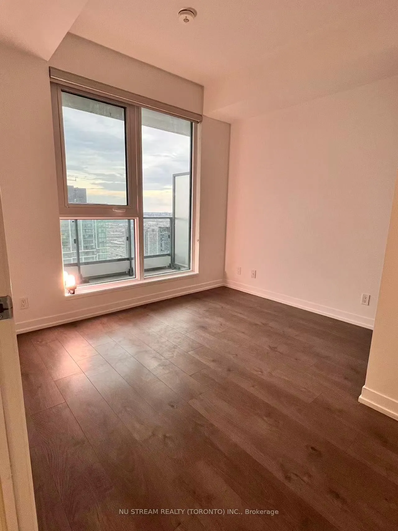 Photo 6 of Unit 5805, 950 Portage Parkway, Vaughan, Vaughan Corporate Centre — HOMEH
