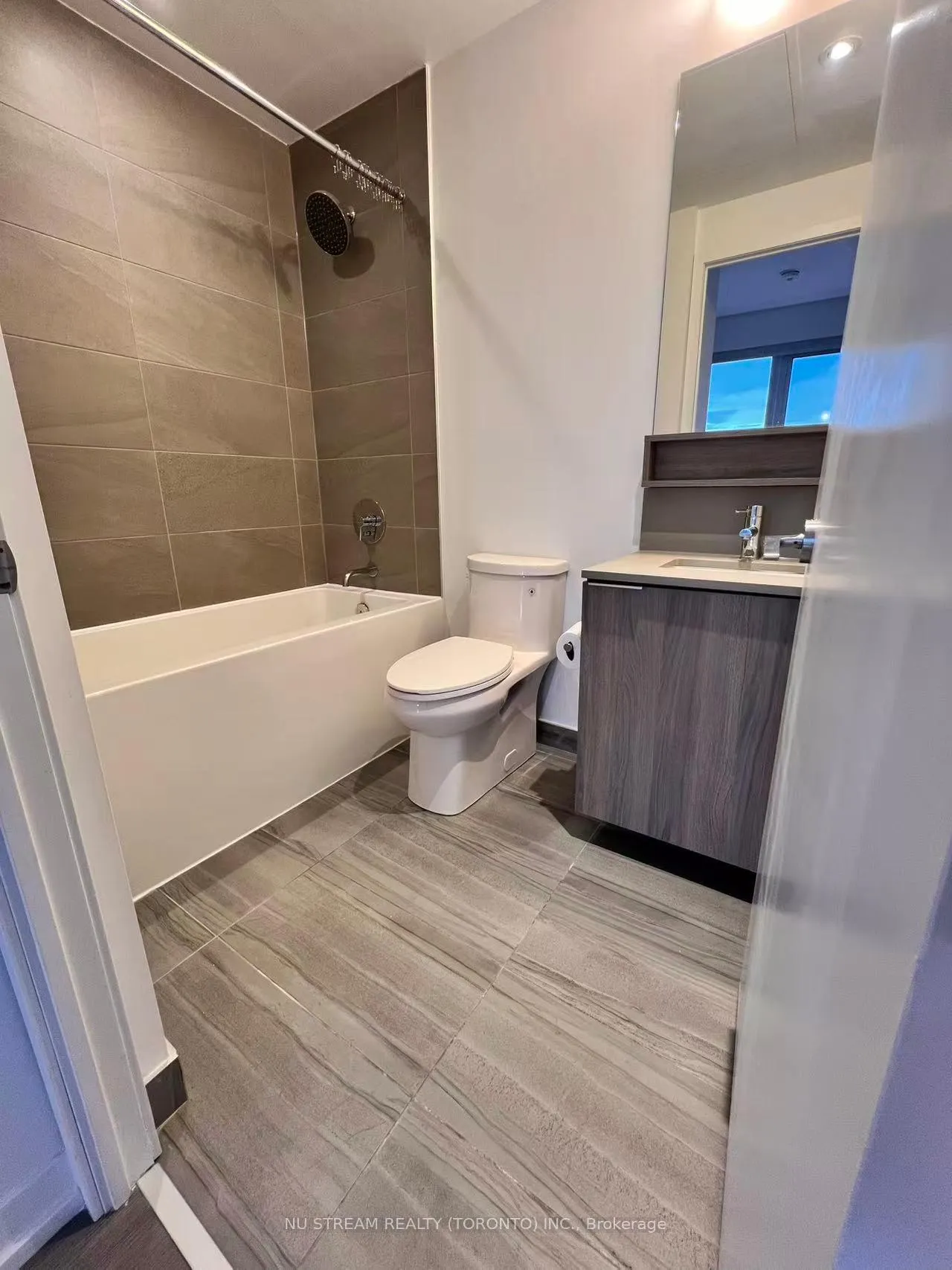 Photo 9 of Unit 5805, 950 Portage Parkway, Vaughan, Vaughan Corporate Centre — HOMEH