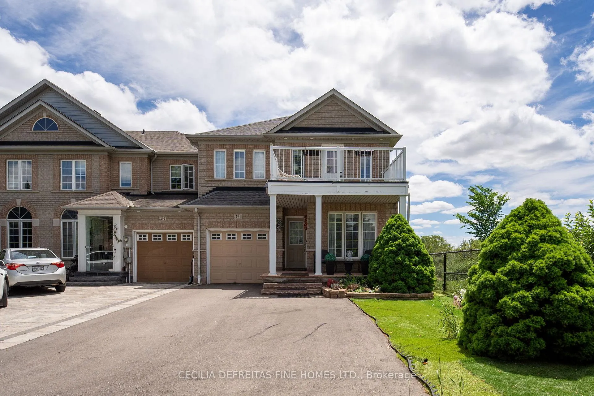 Front of Unit Bsmt, 294 Wildberry Crescent