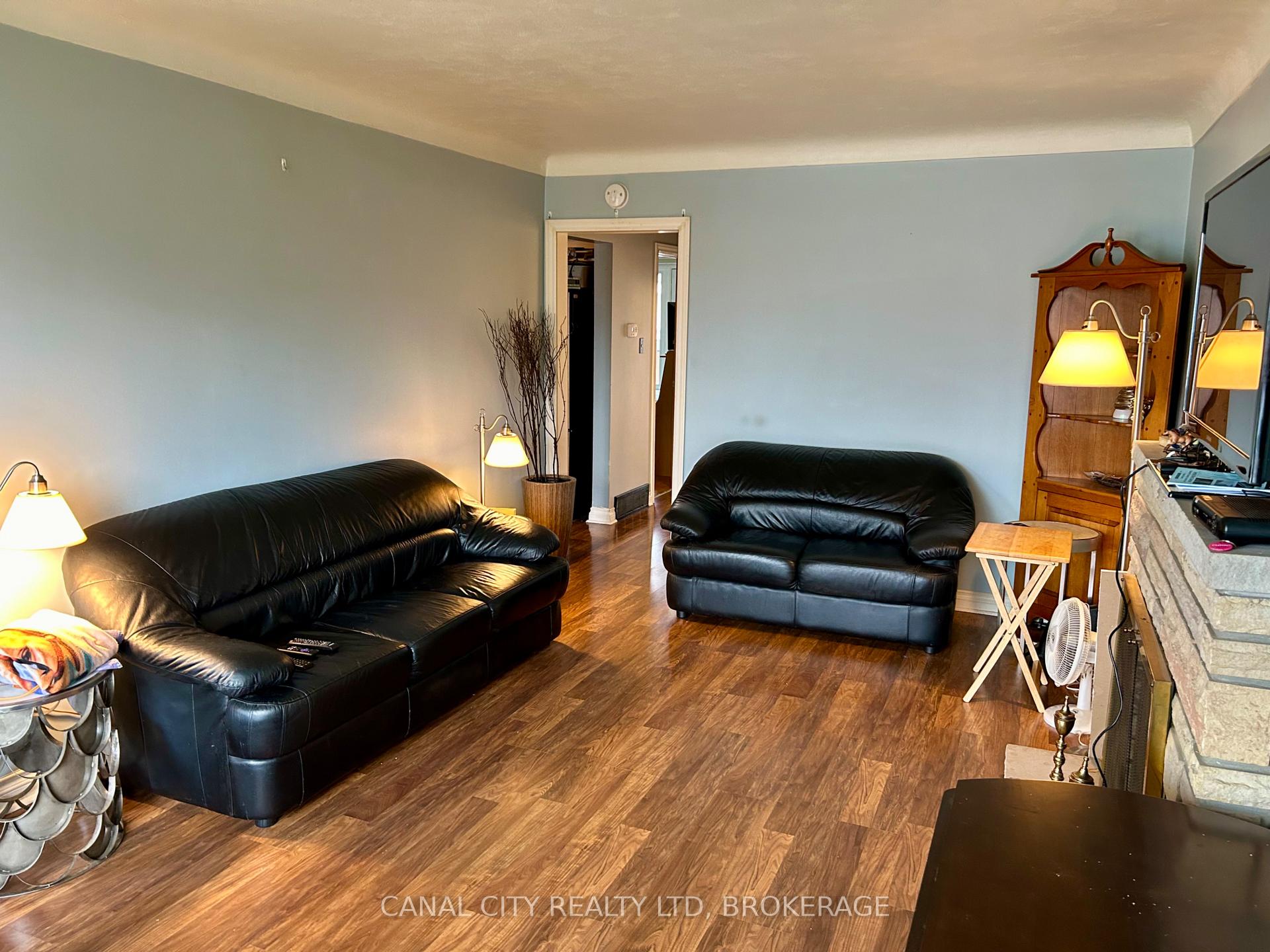 Photo 2 of 40 Battle Street, Thorold, Thorold Downtown — HOMEH