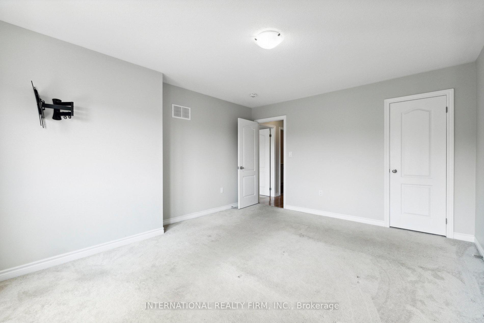 Photo 22 of 45 Baker Street, Thorold, Thorold Downtown — HOMEH