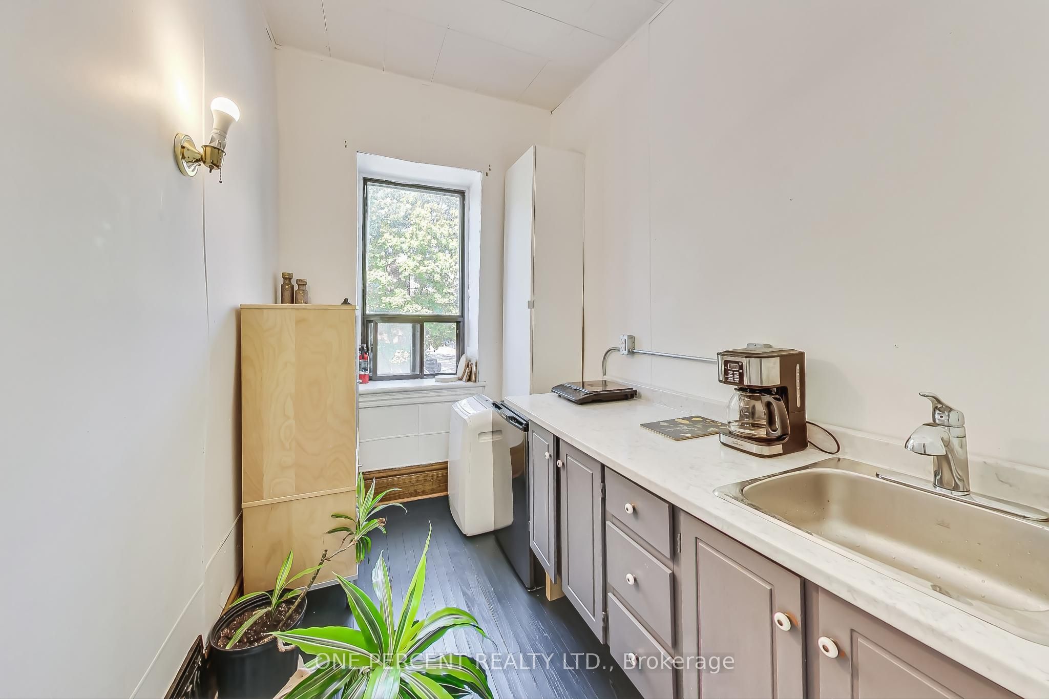 Photo 64 of 825 Adelaide Street W, Toronto, Niagara — HOMEH
