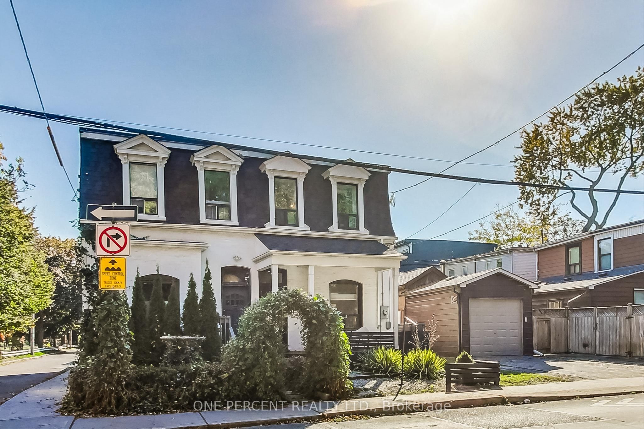 Photo 40 of 825 Adelaide Street W, Toronto, Niagara — HOMEH