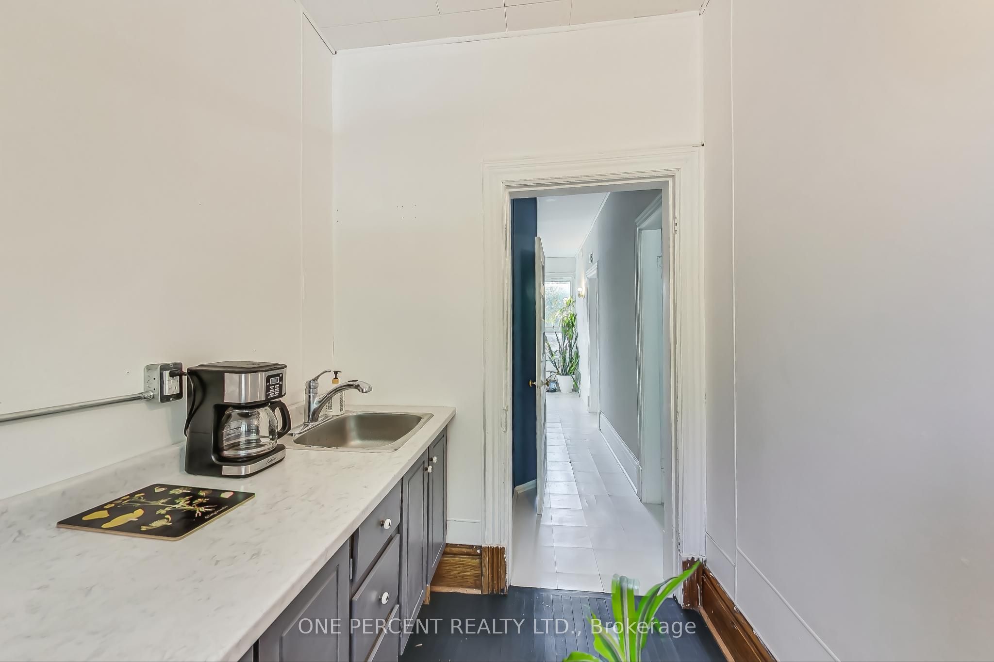 Photo 65 of 825 Adelaide Street W, Toronto, Niagara — HOMEH