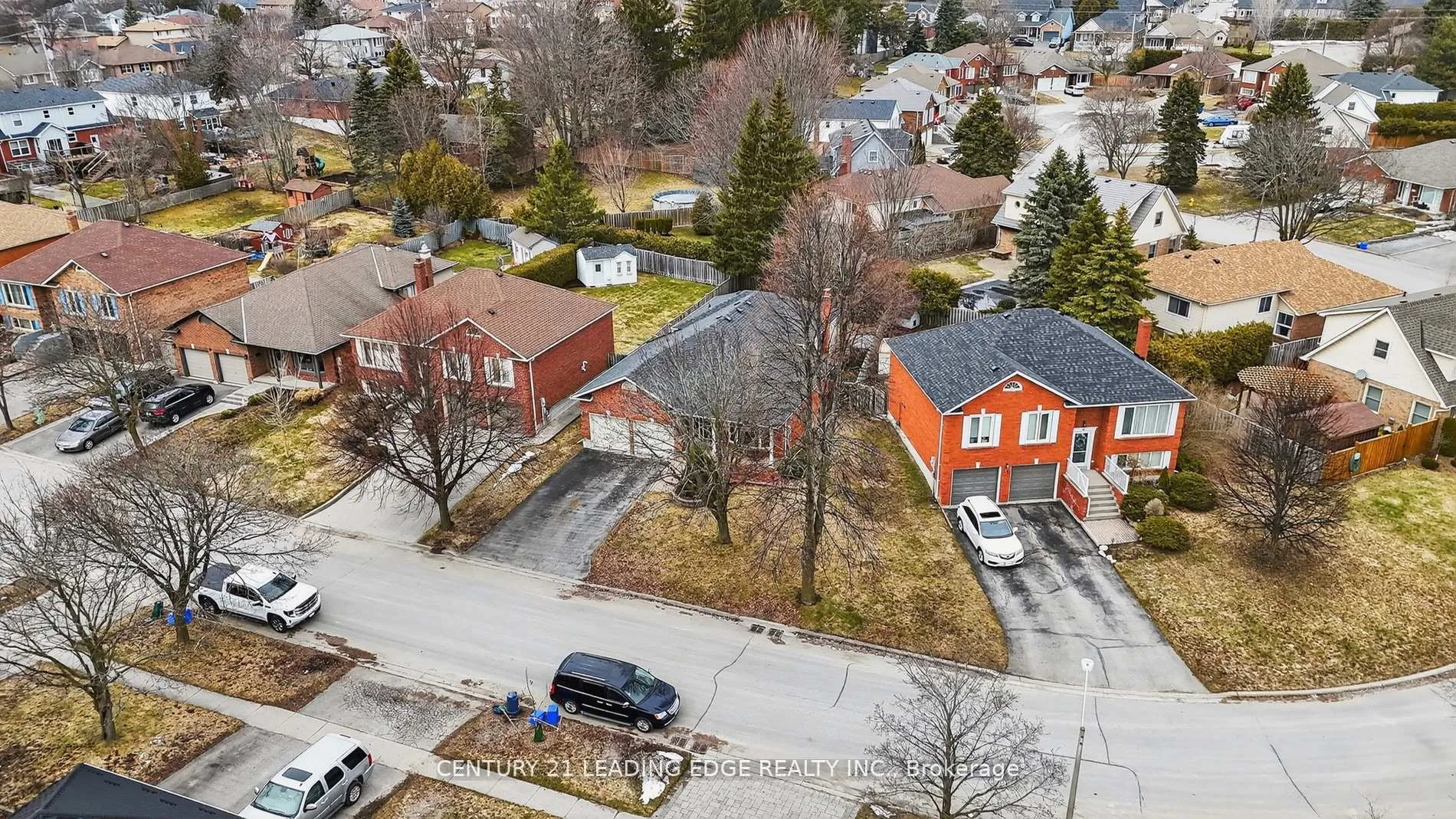 Photo 2 of 14 Valleycrest Drive, Clarington, Courtice — HOMEH