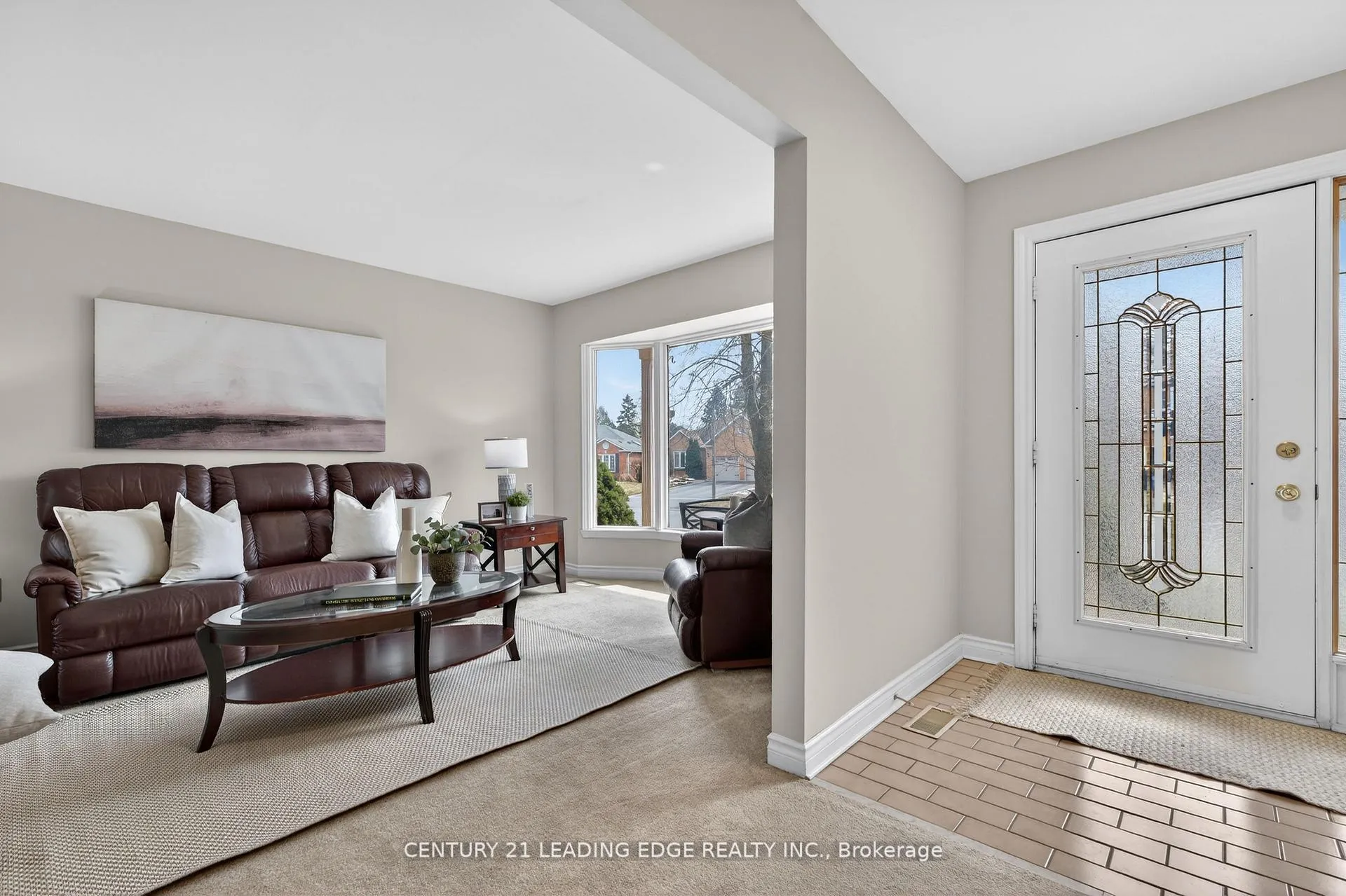 Photo 7 of 14 Valleycrest Drive, Clarington, Courtice — HOMEH