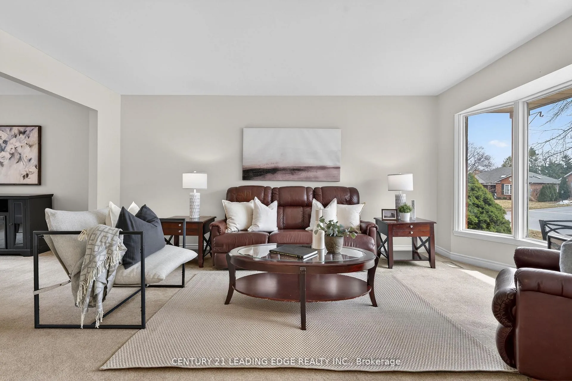Photo 8 of 14 Valleycrest Drive, Clarington, Courtice — HOMEH