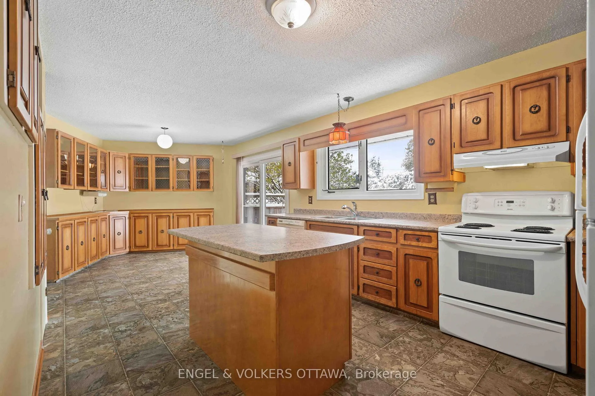 Photo 325 of 1957 Sharel Drive, Ottawa, Guildwood Estates - Urbandale Acres — HOMEH