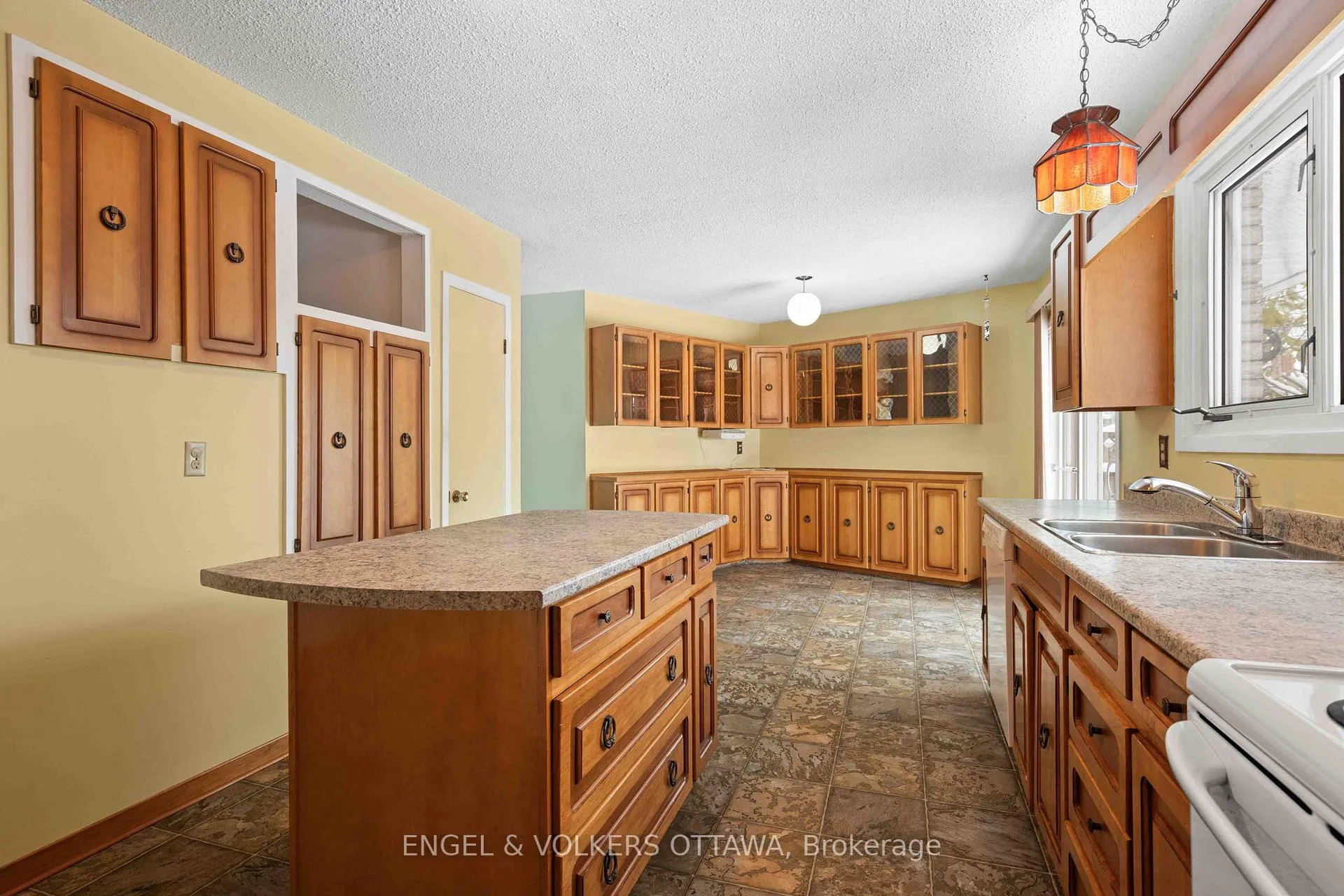 Photo 367 of 1957 Sharel Drive, Ottawa, Guildwood Estates - Urbandale Acres — HOMEH