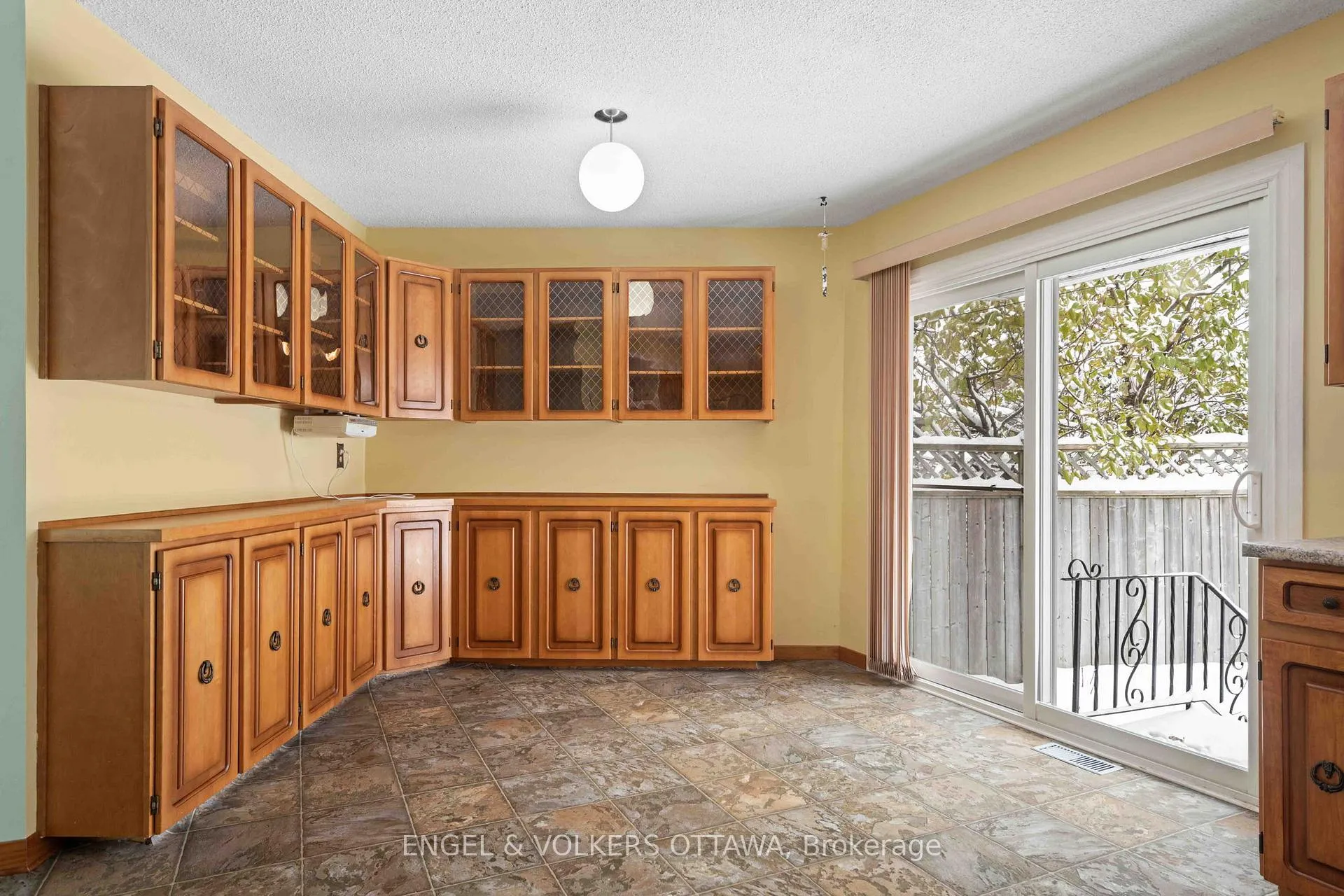 Photo 376 of 1957 Sharel Drive, Ottawa, Guildwood Estates - Urbandale Acres — HOMEH