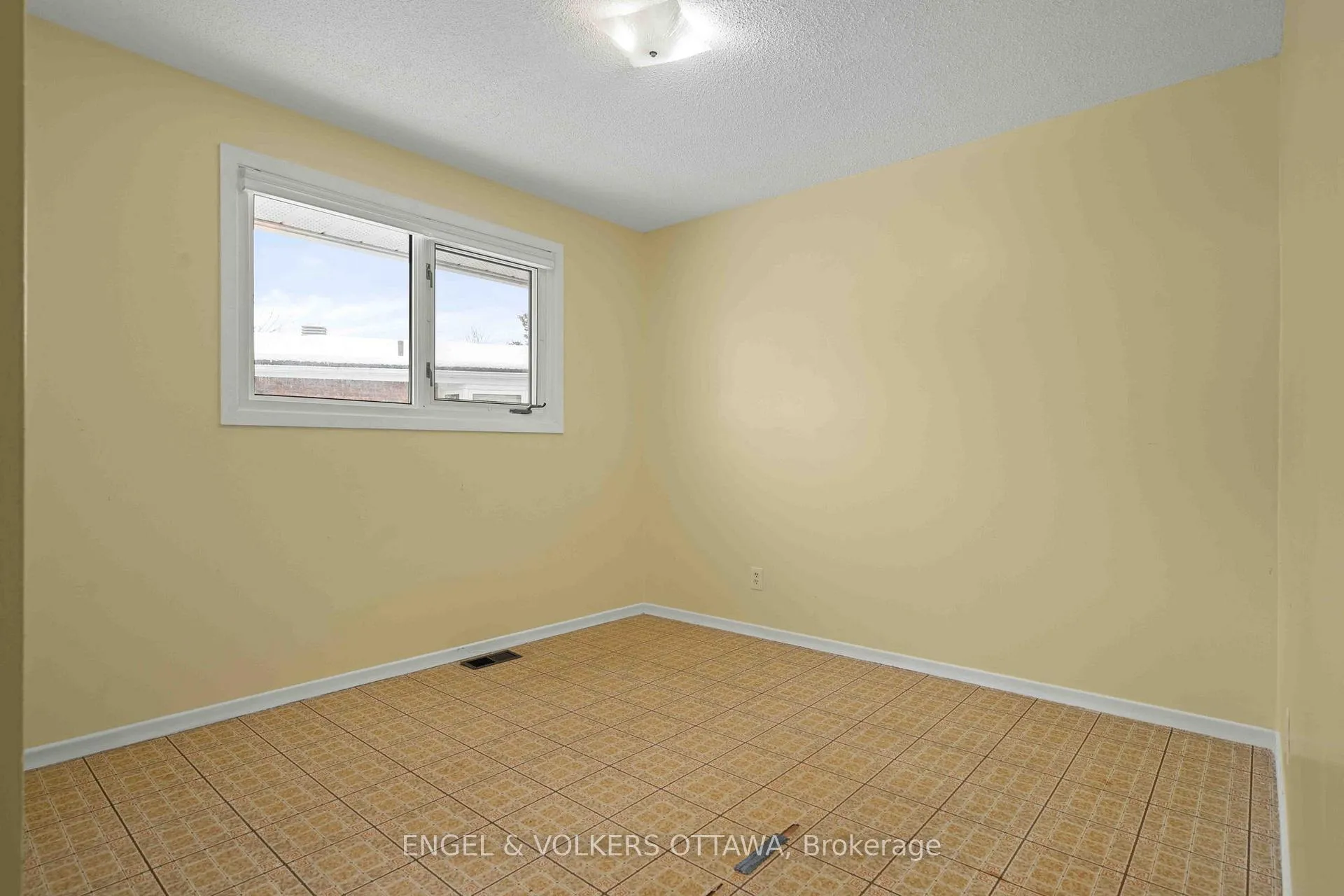 Photo 739 of 1957 Sharel Drive, Ottawa, Guildwood Estates - Urbandale Acres — HOMEH