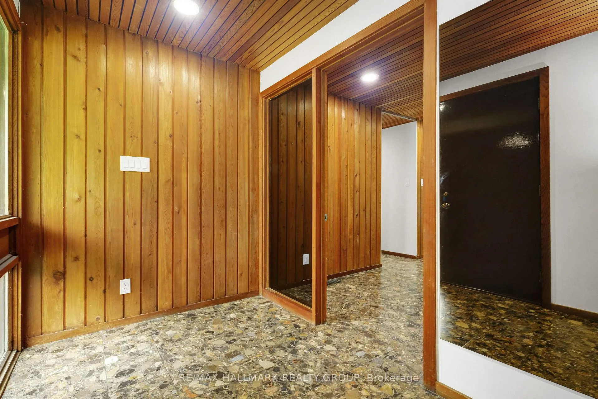 Photo 81 of 152 Dorothea Drive S, Ottawa, Mooneys Bay/Revelstoke — HOMEH