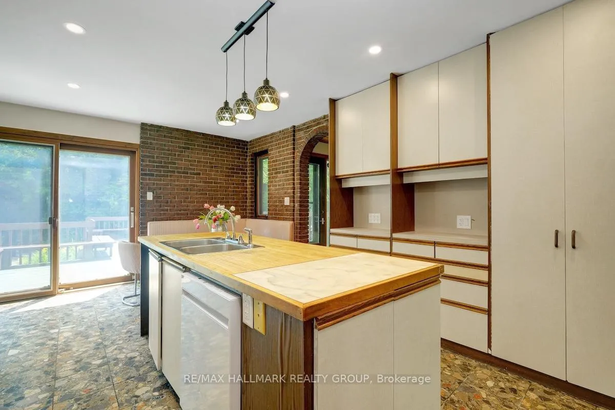 Photo 249 of 152 Dorothea Drive S, Ottawa, Mooneys Bay/Revelstoke — HOMEH