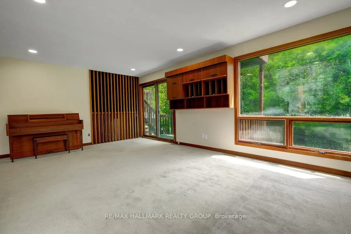 Photo 530 of 152 Dorothea Drive S, Ottawa, Mooneys Bay/Revelstoke — HOMEH