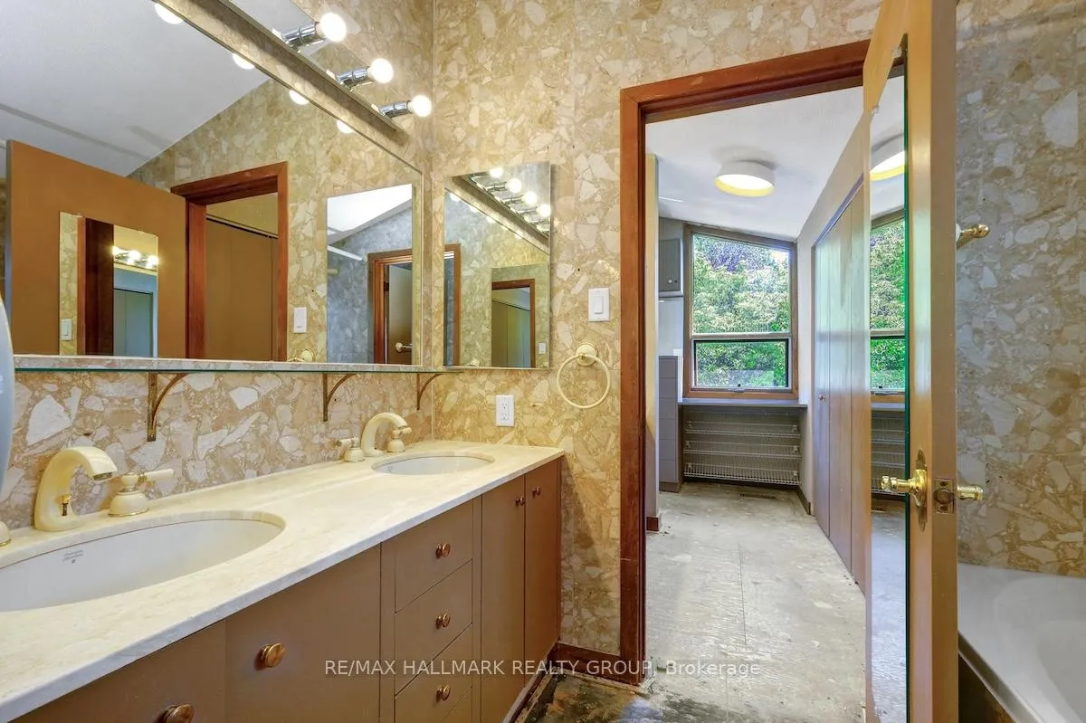 Photo 851 of 152 Dorothea Drive S, Ottawa, Mooneys Bay/Revelstoke — HOMEH