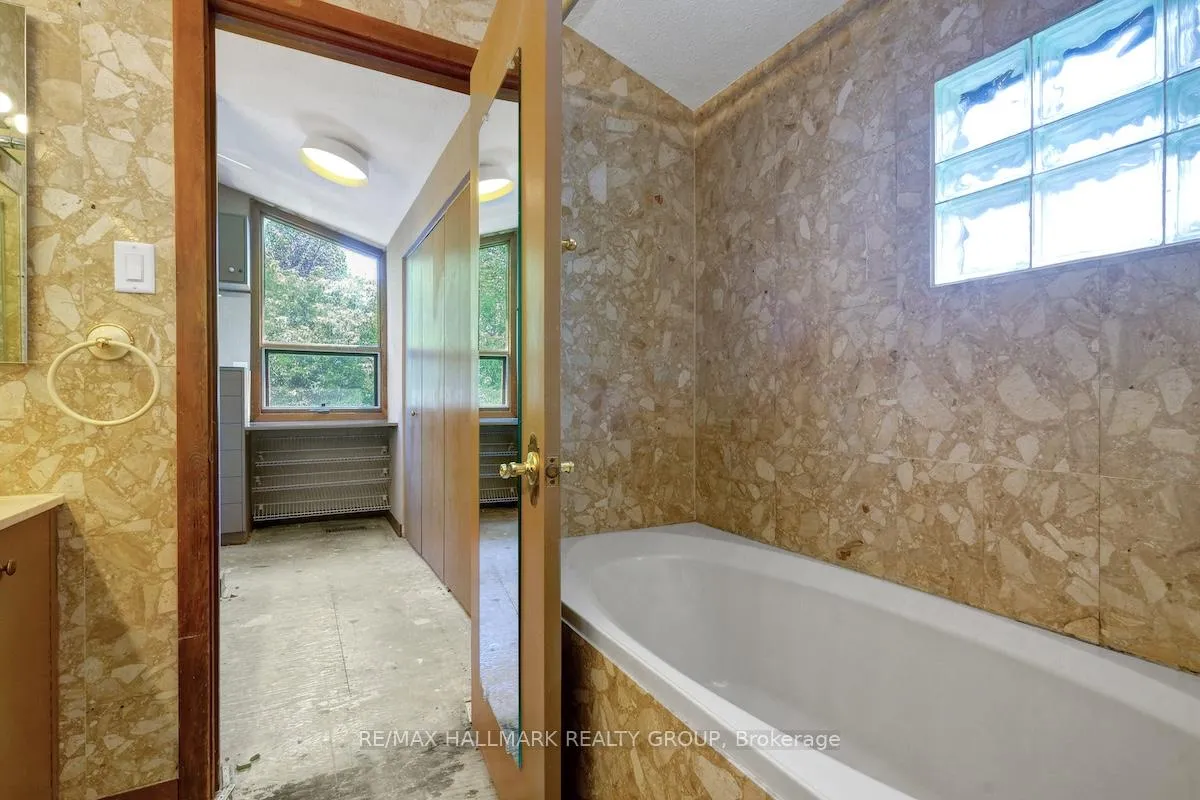 Photo 883 of 152 Dorothea Drive S, Ottawa, Mooneys Bay/Revelstoke — HOMEH