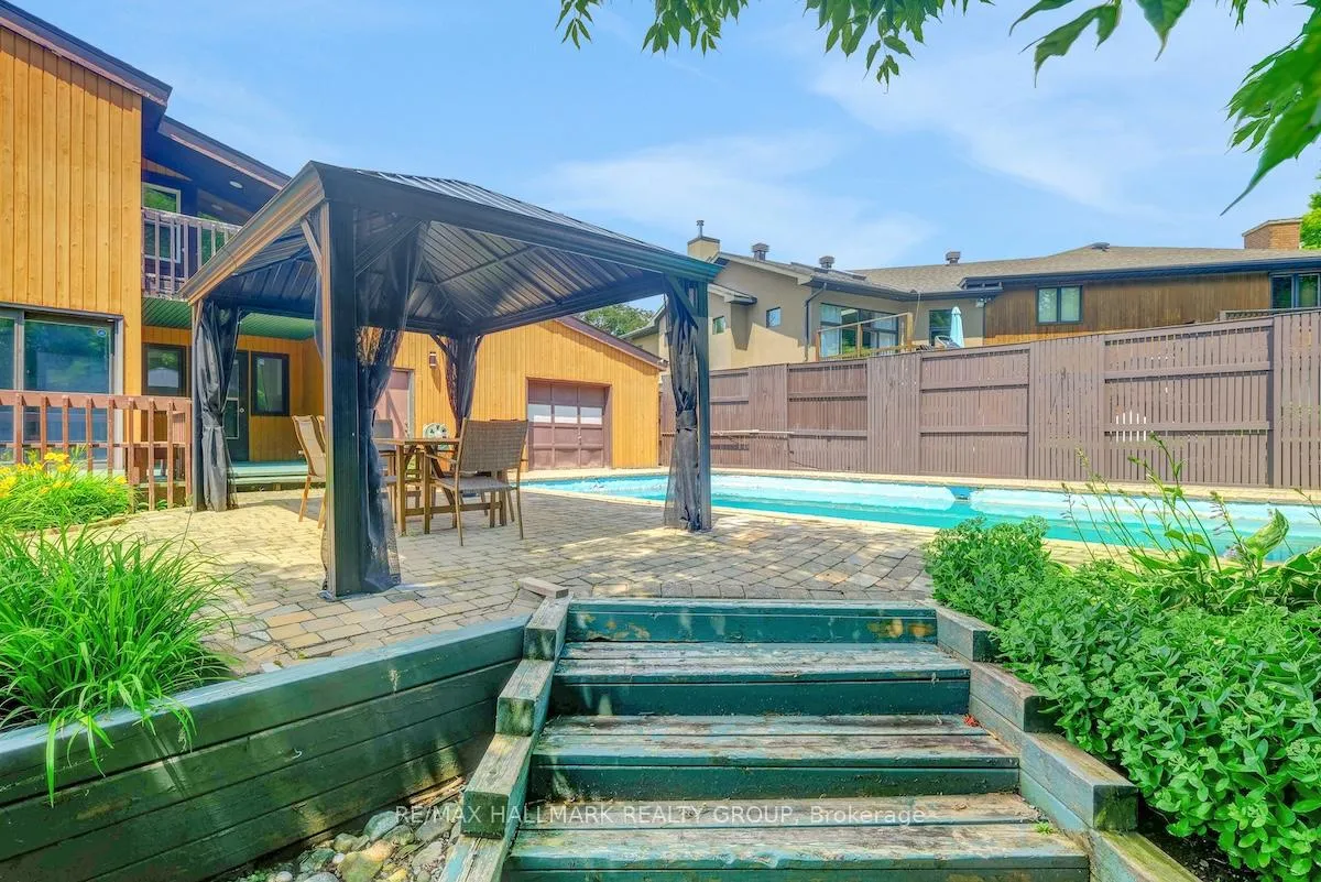 Photo 1146 of 152 Dorothea Drive S, Ottawa, Mooneys Bay/Revelstoke — HOMEH