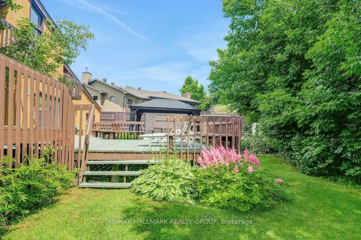 Photo 1230 of 152 Dorothea Drive S, Ottawa, Mooneys Bay/Revelstoke — HOMEH