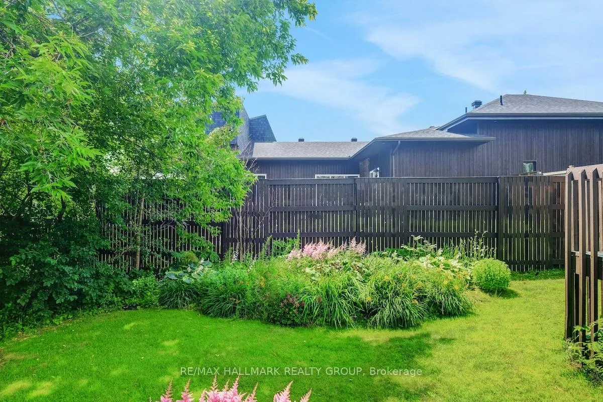 Photo 1283 of 152 Dorothea Drive S, Ottawa, Mooneys Bay/Revelstoke — HOMEH