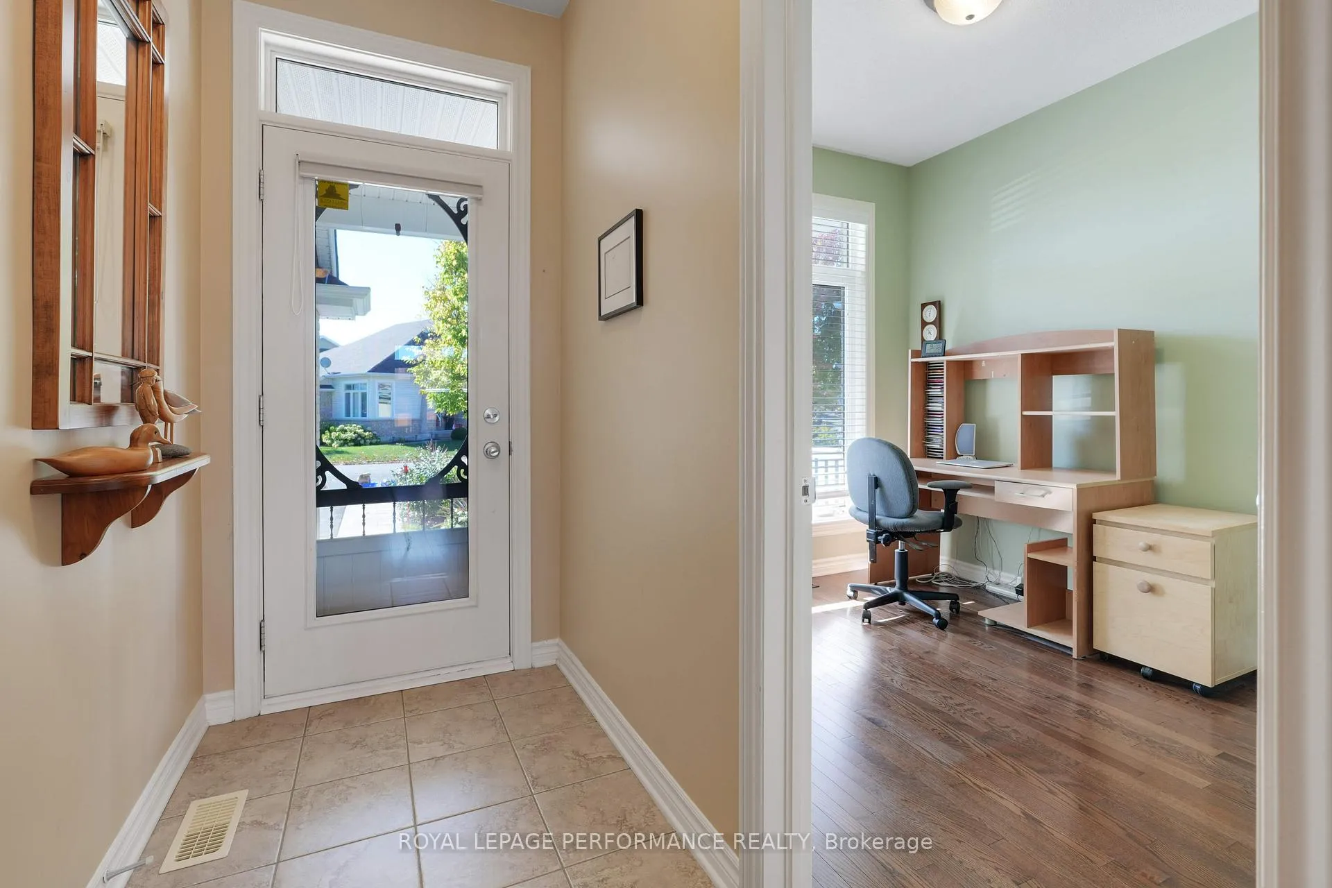 Photo 3 of 240 Bulrush Crescent, Ottawa, Blossom Park/Kemp Park/Findlay Creek — HOMEH