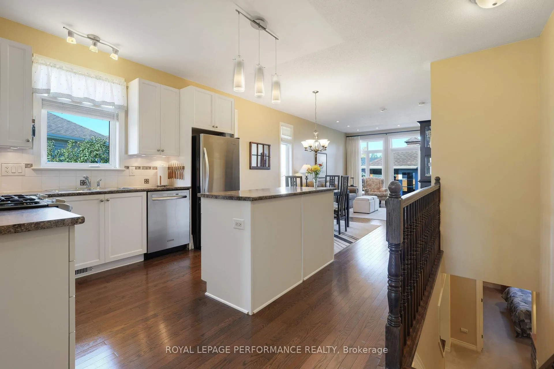Photo 8 of 240 Bulrush Crescent, Ottawa, Blossom Park/Kemp Park/Findlay Creek — HOMEH