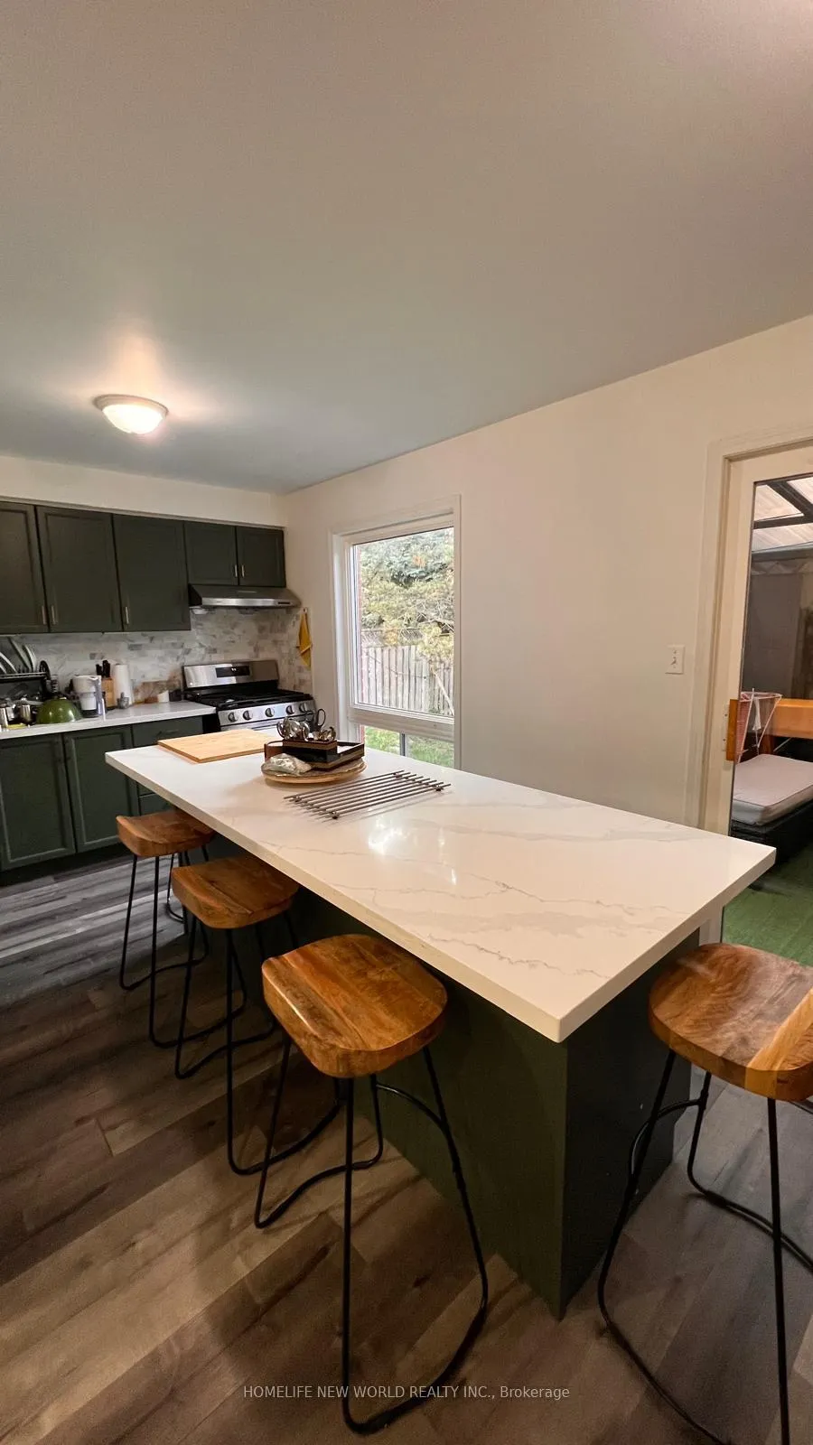 Photo 5 of 1873 Dalhousie Crescent, Oshawa, Samac — HOMEH