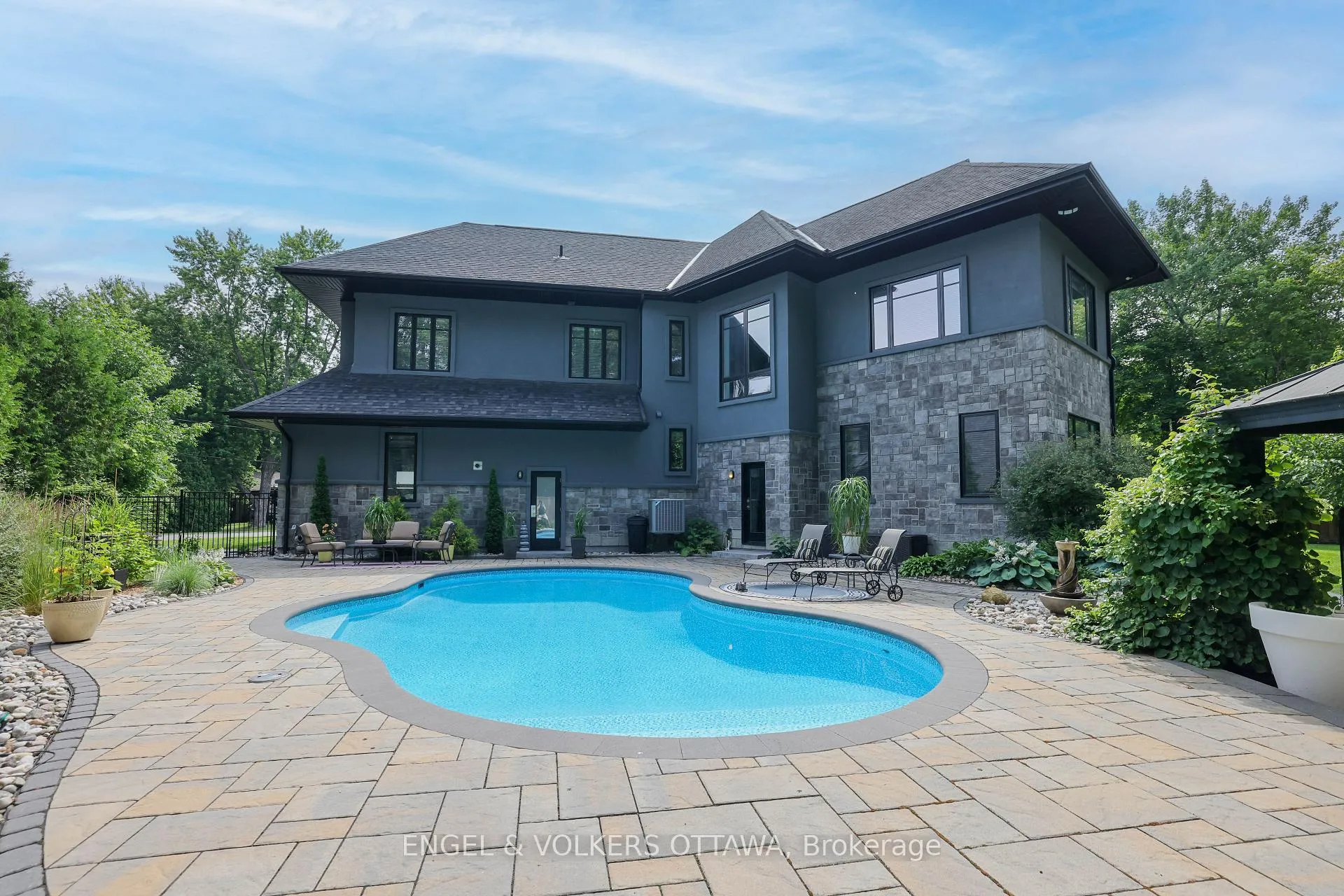 Photo 906 of 25 Kaymar Drive, Ottawa, Rothwell Heights — HOMEH