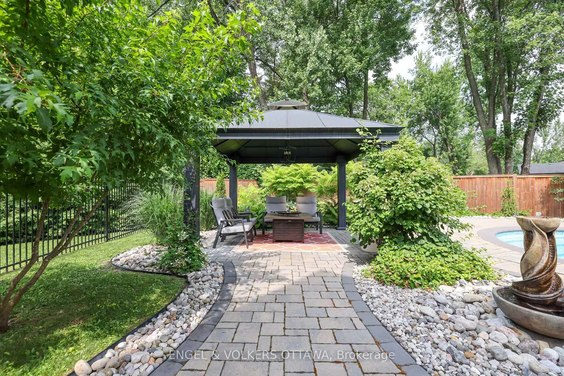 Photo 1017 of 25 Kaymar Drive, Ottawa, Rothwell Heights — HOMEH