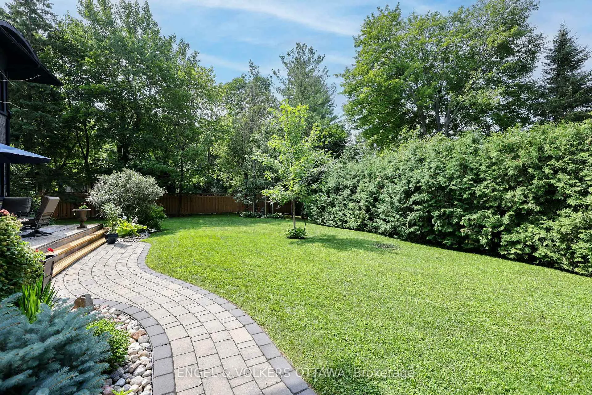 Photo 1064 of 25 Kaymar Drive, Ottawa, Rothwell Heights — HOMEH