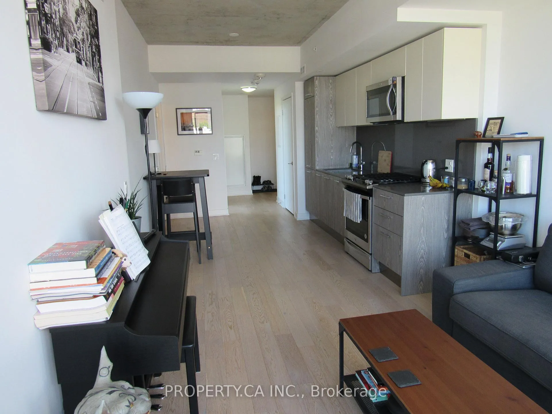 Photo 4 of Unit 607, 665 Kingston Road, Toronto, The Beaches — HOMEH