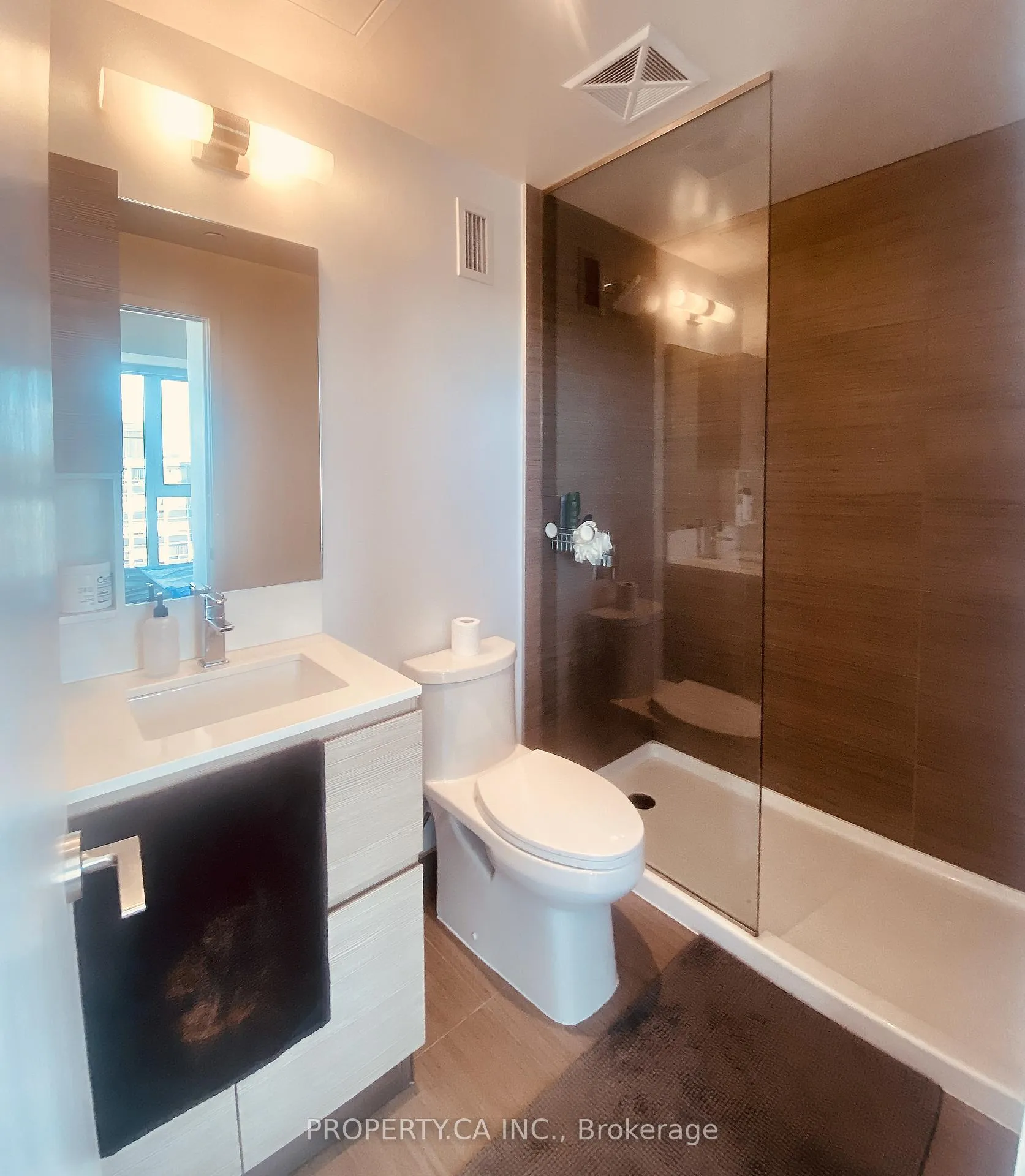 Photo 8 of Unit 607, 665 Kingston Road, Toronto, The Beaches — HOMEH