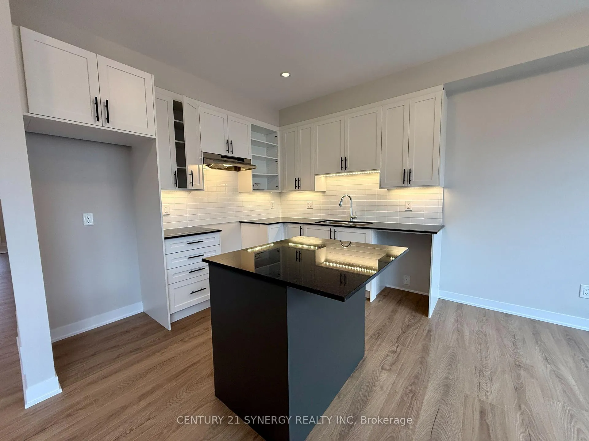Photo 10 of 532 Promontory Place, Ottawa, Barrhaven - Half Moon Bay — HOMEH