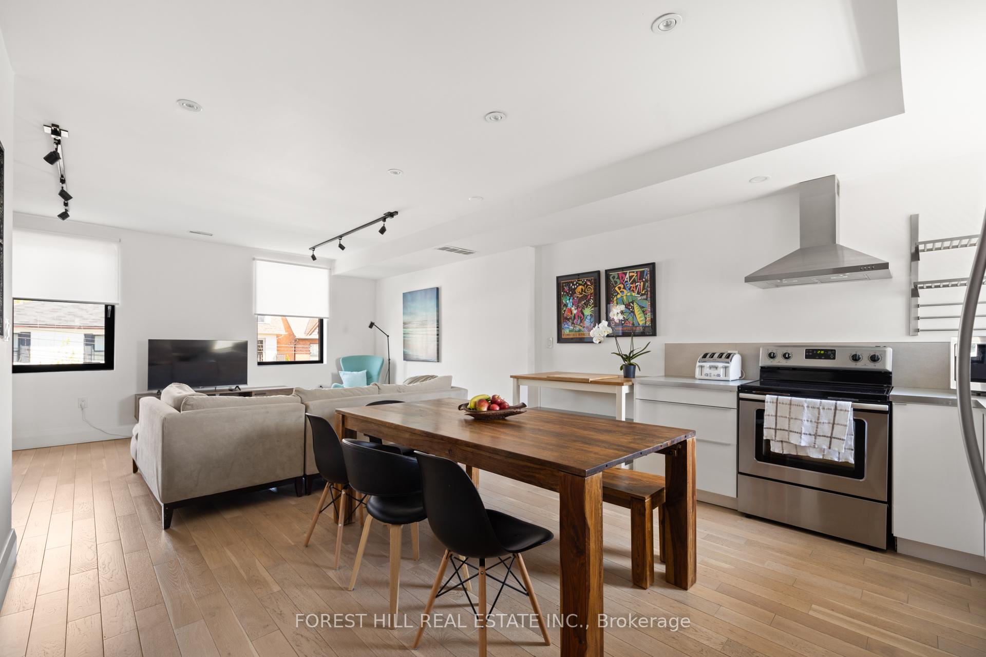 Photo 6 of Unit Upper, 148 Gore Vale Avenue, Toronto, Trinity-Bellwoods — HOMEH